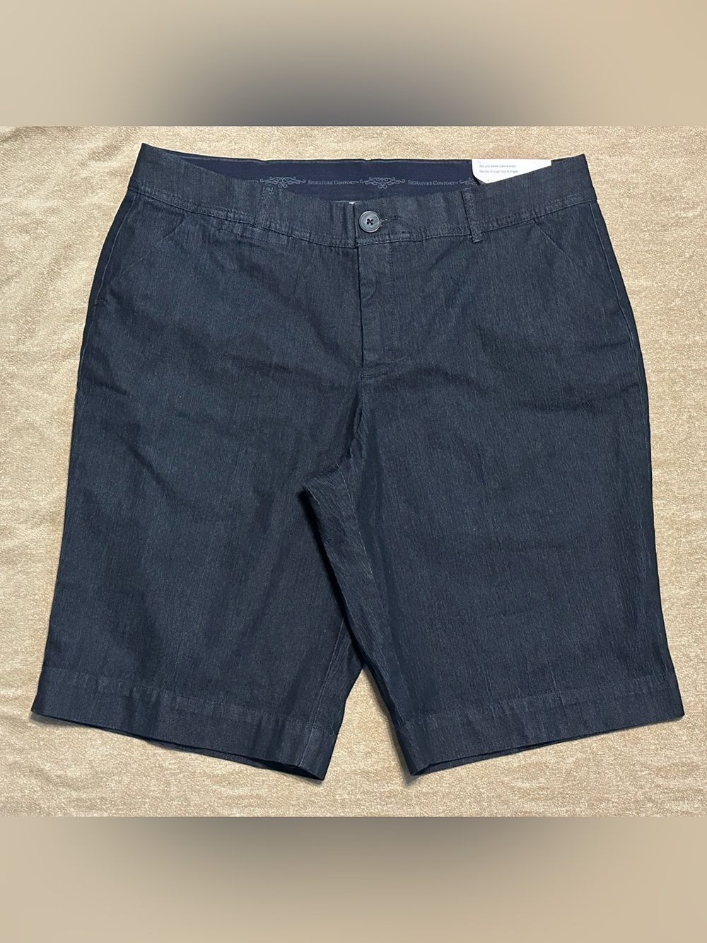 CJ Banks Bermudas NWT